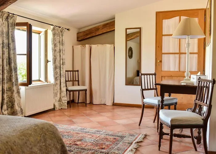 De Peyrefitte Casa de Férias