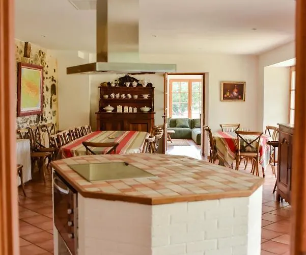 De Peyrefitte Casa de Férias *