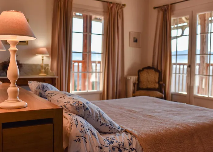 De Peyrefitte * Lescure