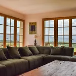 De Peyrefitte Feriehus *