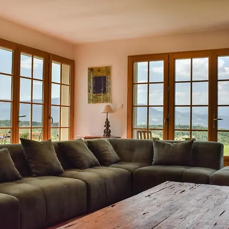 De Peyrefitte Holiday home *