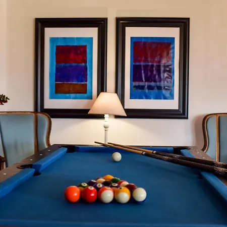 De Peyrefitte Semesterbostad *