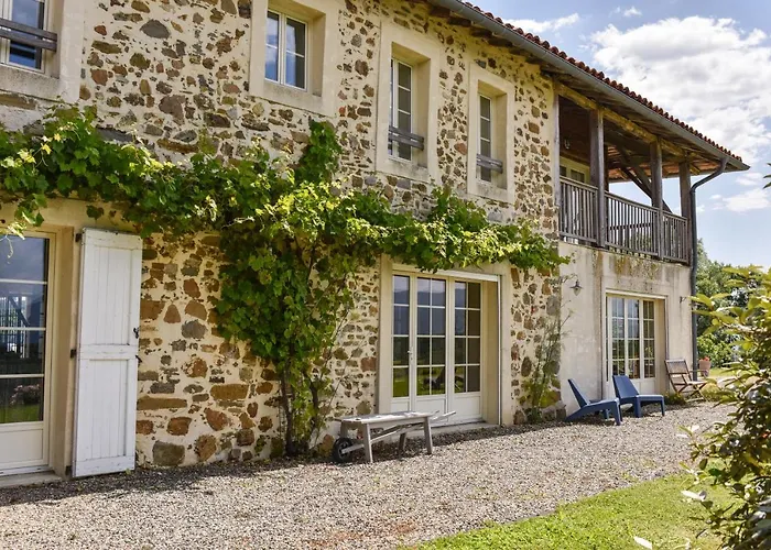 De Peyrefitte Hébergement de vacances Lescure