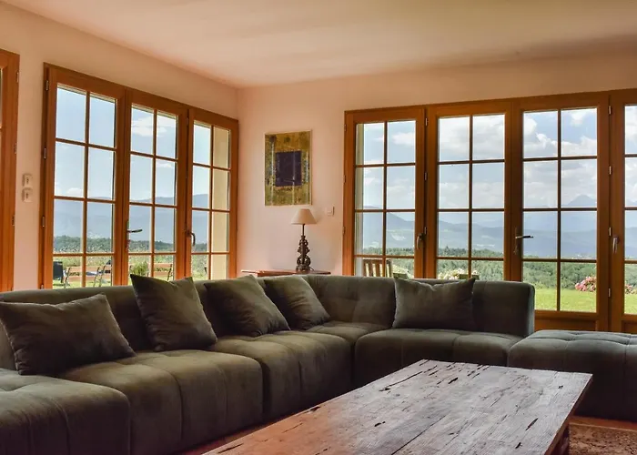 De Peyrefitte Hébergement de vacances *